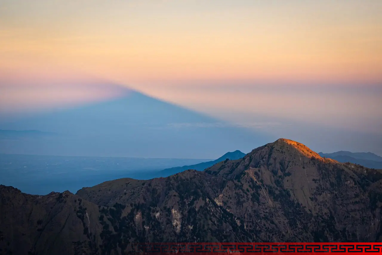 Rinjani Trekking Hero